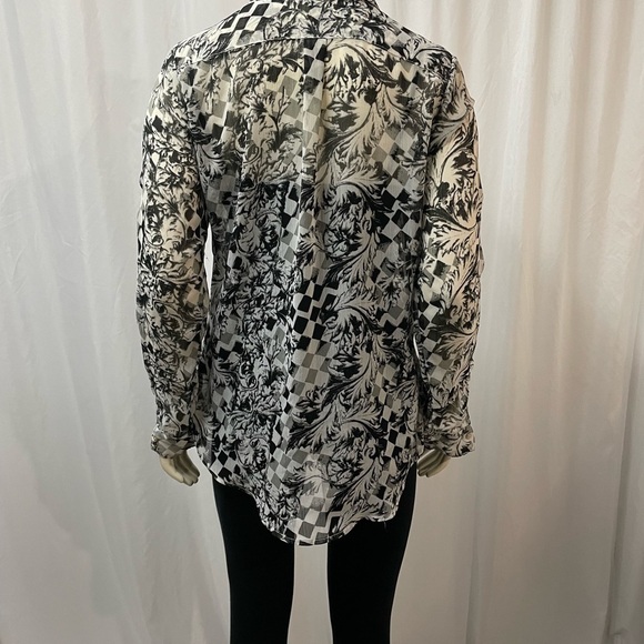 Suzy Shier Checkered Button Down Blouse Size Small - Picture 3 of 7